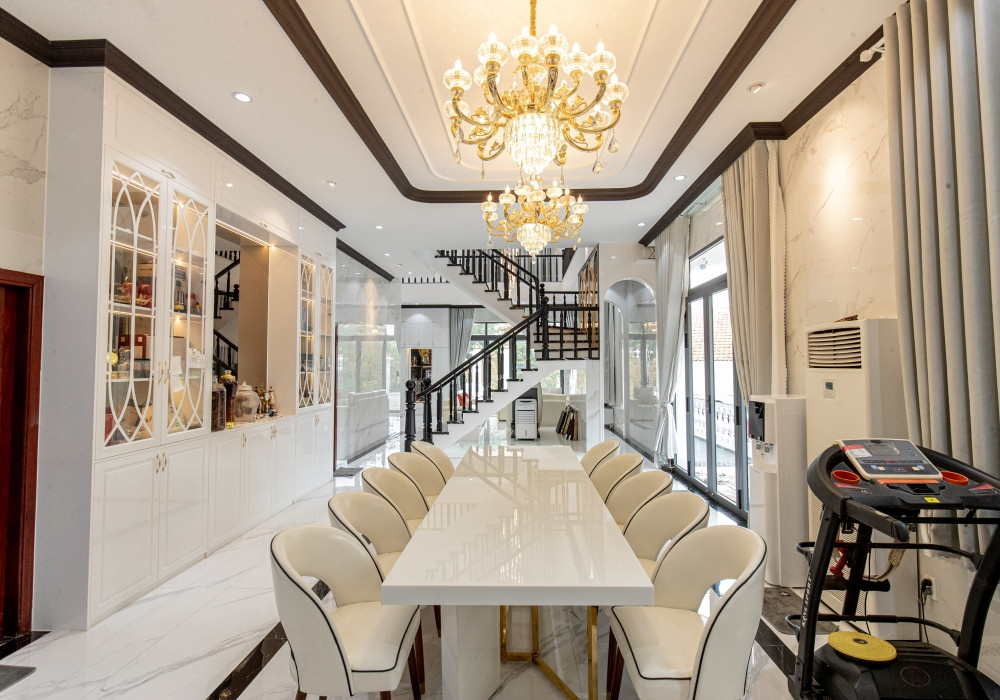 Mỹ nhân người miền Tây từ khó khăn thành Hoa hậu: Xây nhà 10 tỷ báo hiếu, chuyện yêu đương bí ẩn- Ảnh 7.