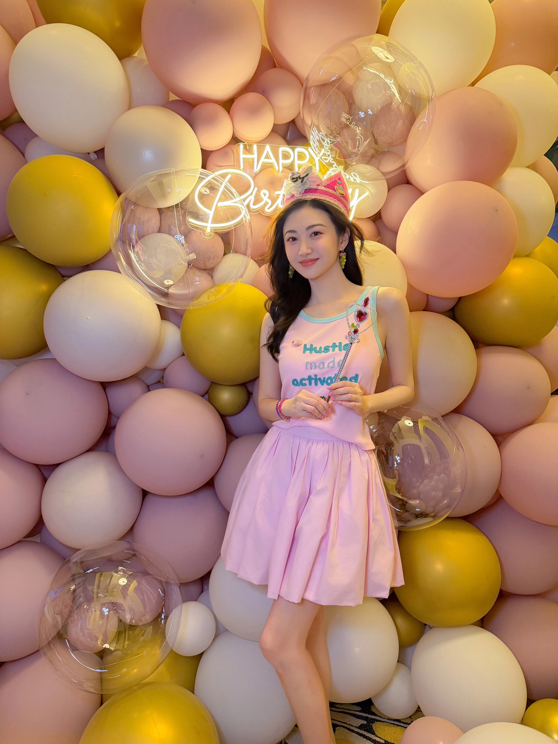 Ngọc nữ showbiz lộ hợp đồng mang thai hộ cho đại gia đến Phú Quốc đón sinh nhật tuổi 38- Ảnh 1.