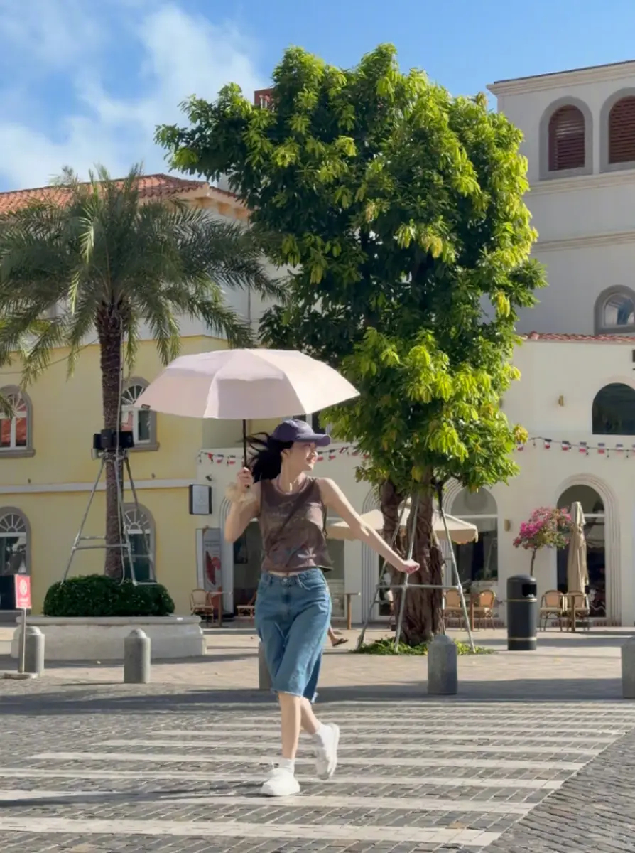 Ngọc nữ showbiz lộ hợp đồng mang thai hộ cho đại gia đến Phú Quốc đón sinh nhật tuổi 38- Ảnh 2.