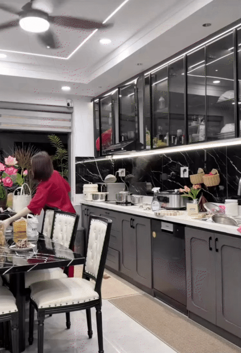 Ở nhà chồng nuôi, cô vợ chia sẻ nguyên tắc giữ lửa hôn nhân: “Chồng về là nhà cửa, cơm nước phải tươm tất”- Ảnh 7.