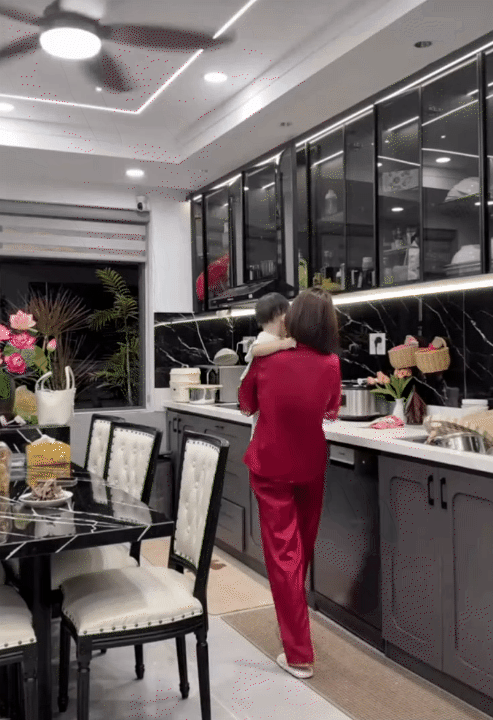 Ở nhà chồng nuôi, cô vợ chia sẻ nguyên tắc giữ lửa hôn nhân: “Chồng về là nhà cửa, cơm nước phải tươm tất”- Ảnh 6.