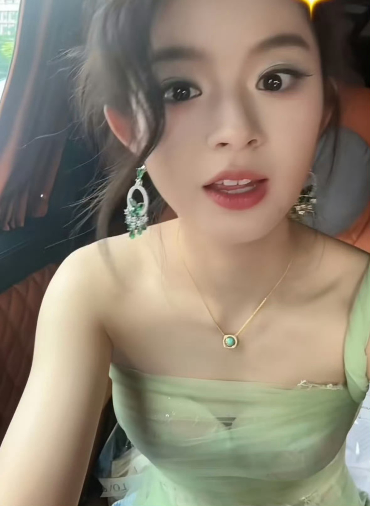 Ai có ngờ nữ diễn viên 2K7 xinh hơn Hoa hậu lại thê thảm thế này sau khi khoe khoang 1 đôi bông tai 8 tỷ- Ảnh 4.