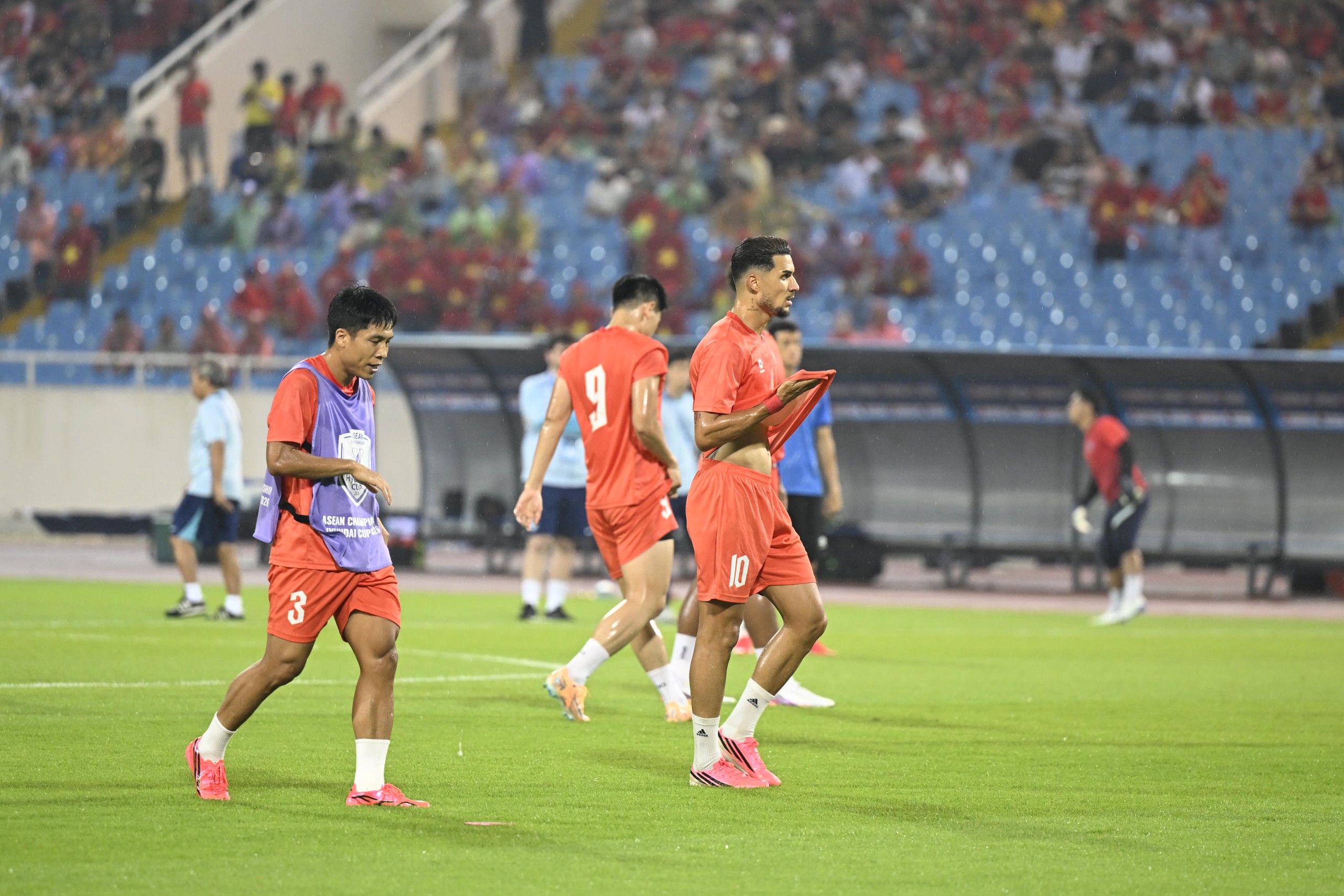 Diễn biến ĐT Việt Nam vs Singapore: Đình Bắc bỏ lỡ cơ hội ghi bàn - Ảnh 5.