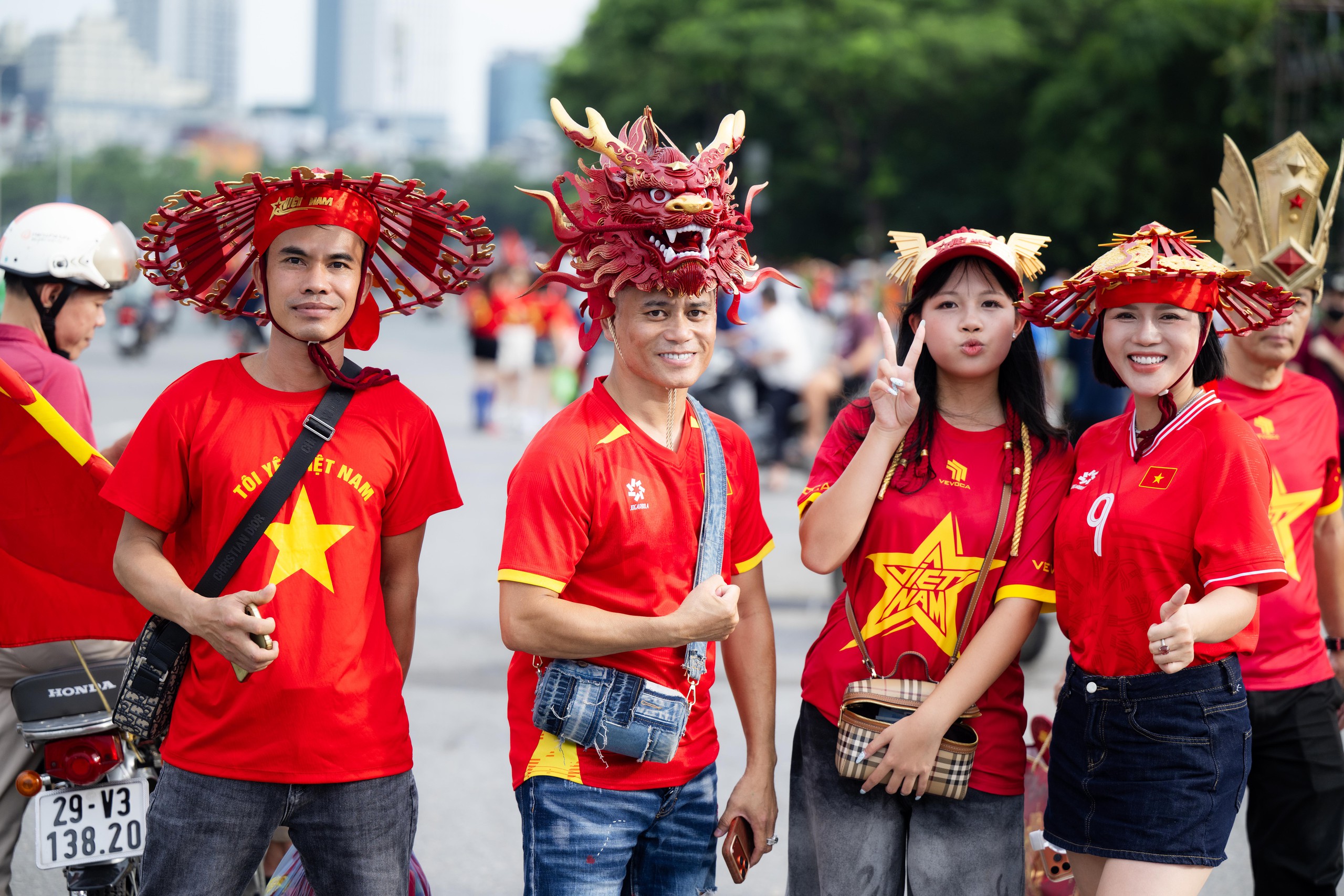 Mỹ Đình sục sôi trước giờ bóng lăn, Việt Nam đang rất gần chức vô địch rồii! - Ảnh 13.