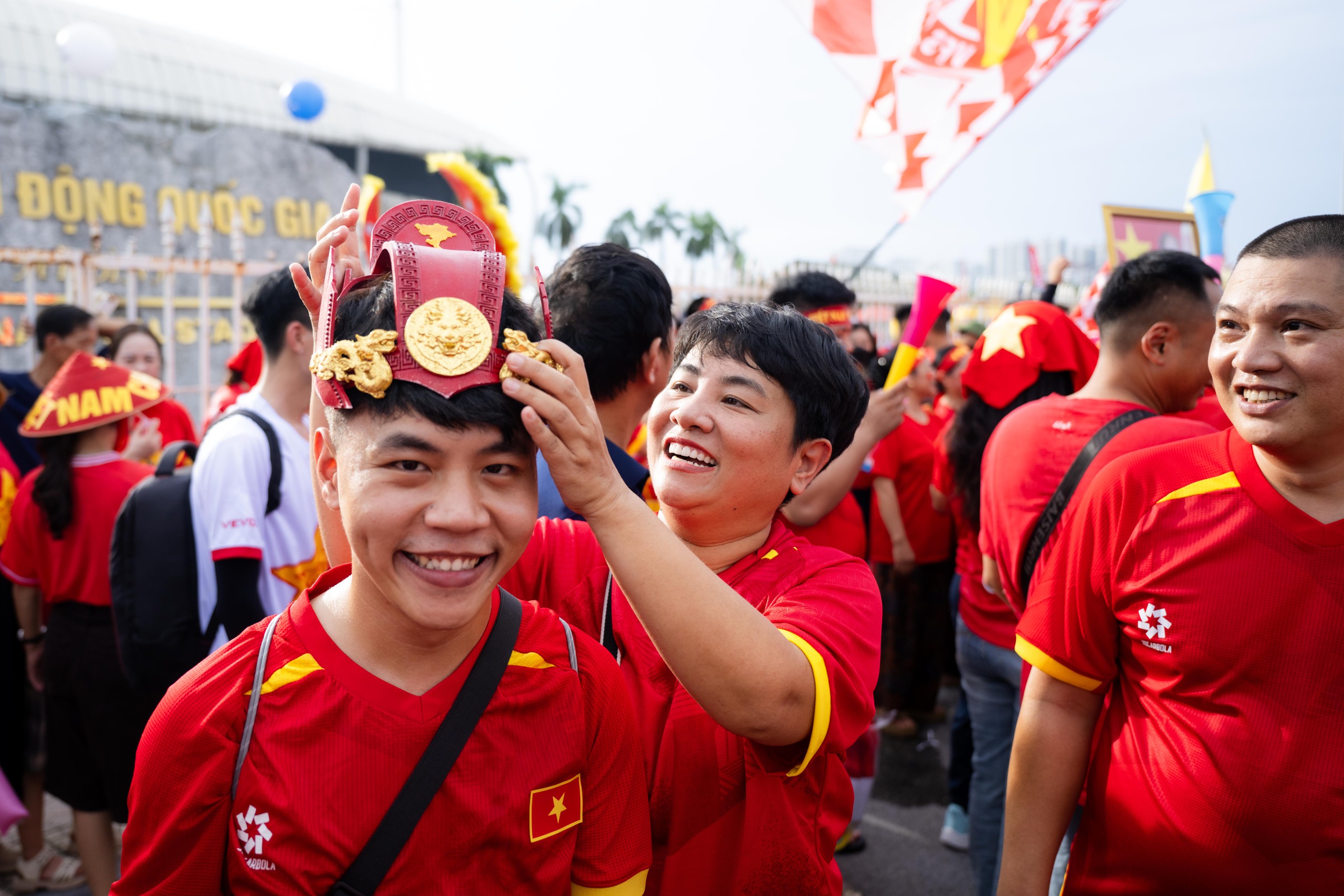 Mỹ Đình sục sôi trước giờ bóng lăn, Việt Nam đang rất gần chức vô địch rồii! - Ảnh 15.