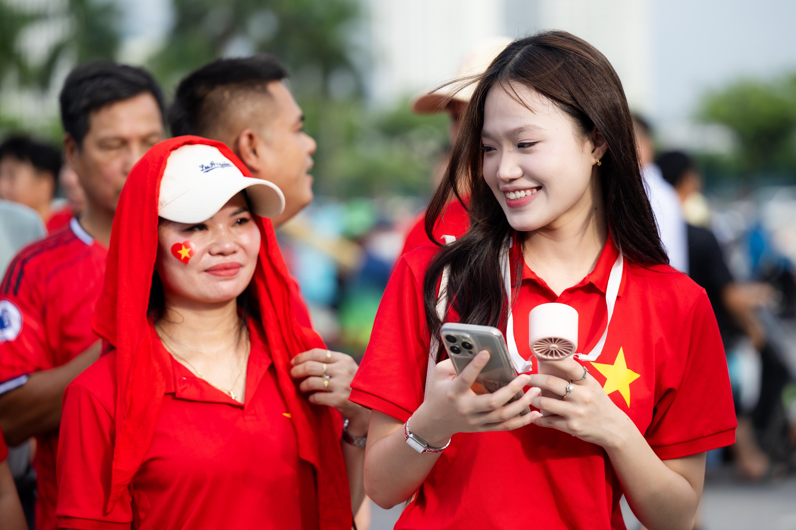 Mỹ Đình sục sôi trước giờ bóng lăn, Việt Nam đang rất gần chức vô địch rồii! - Ảnh 9.