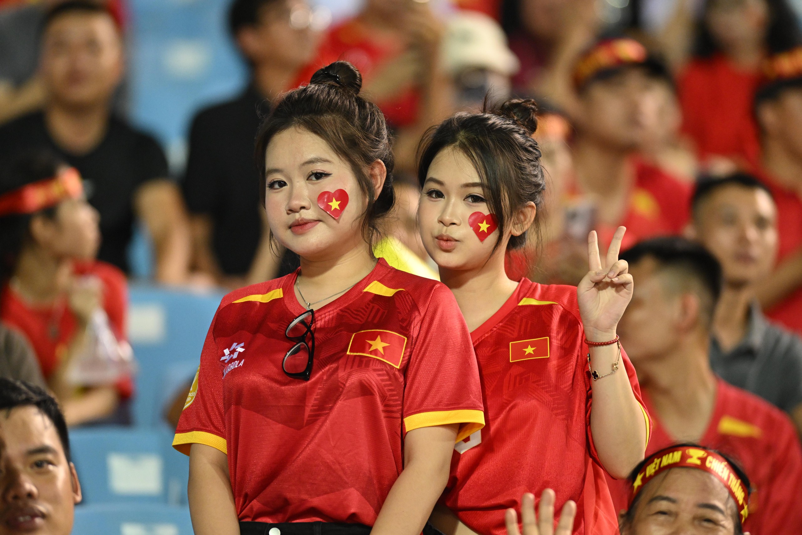 Mỹ Đình sục sôi trước giờ bóng lăn, Việt Nam đang rất gần chức vô địch rồii! - Ảnh 18.