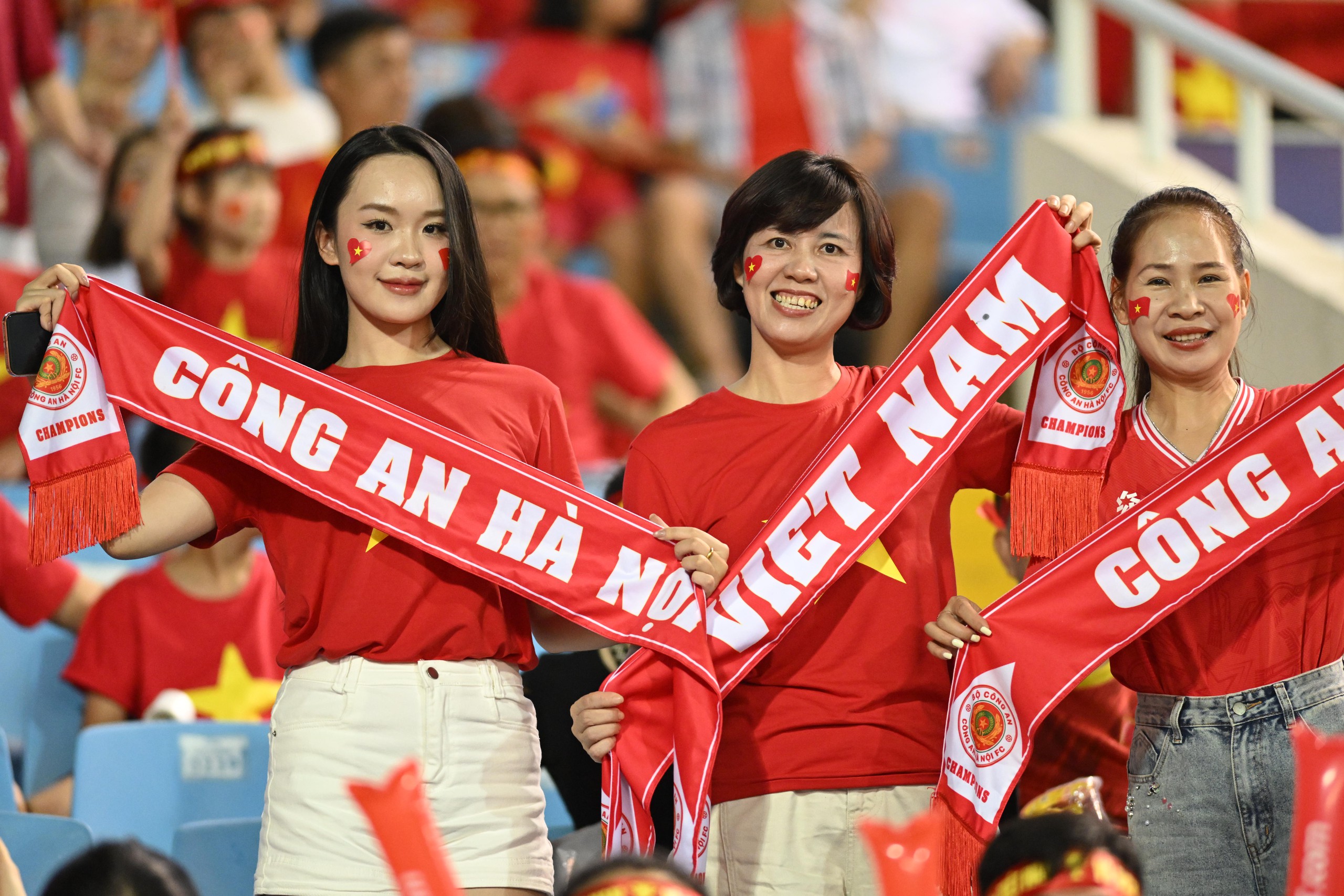 Mỹ Đình sục sôi trước giờ bóng lăn, Việt Nam đang rất gần chức vô địch rồii! - Ảnh 17.