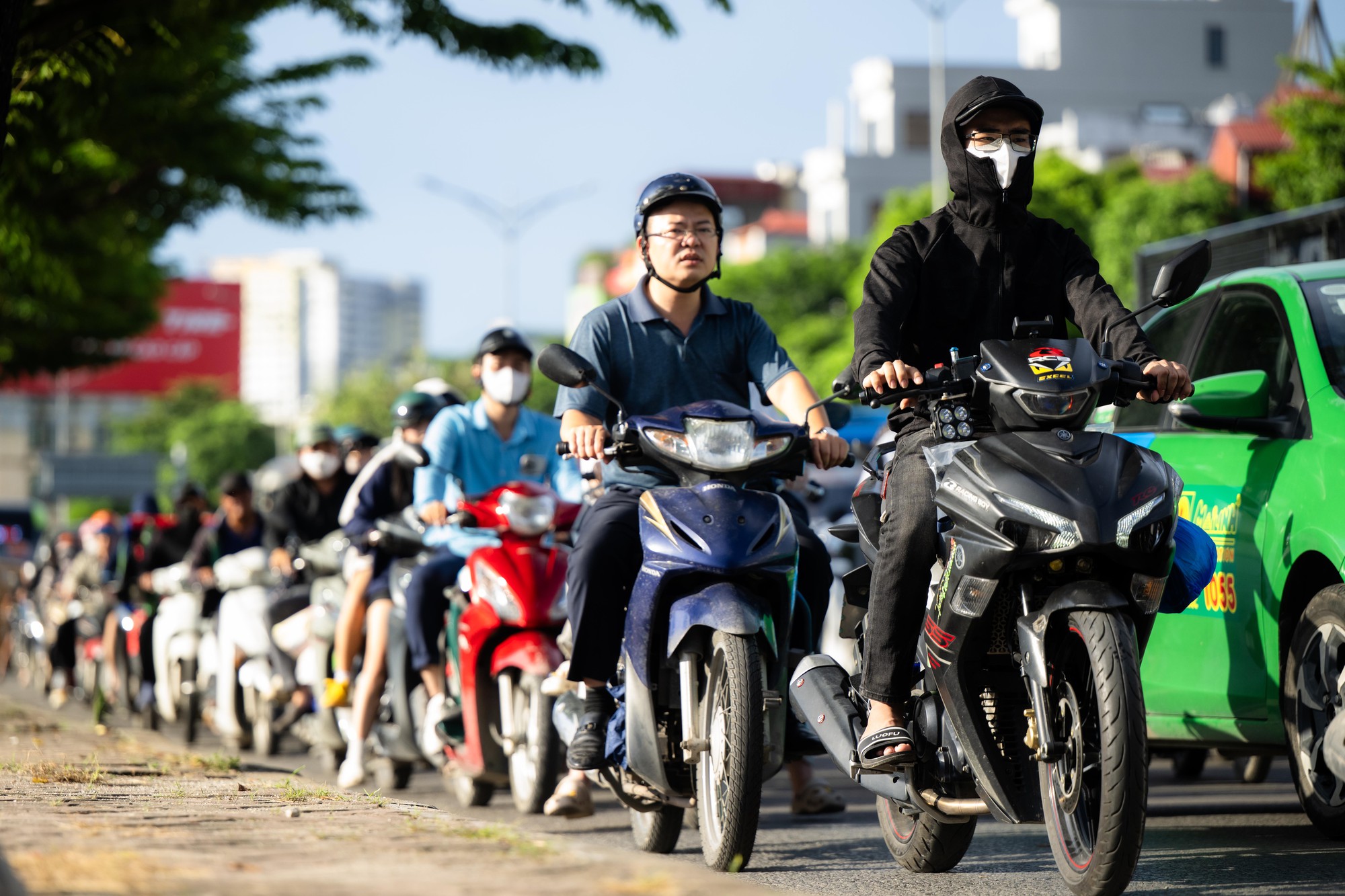 5 ngày nghỉ lễ bắt đầu từ mai: Đường phố Hà Nội và TPHCM lúc này! - Ảnh 28.