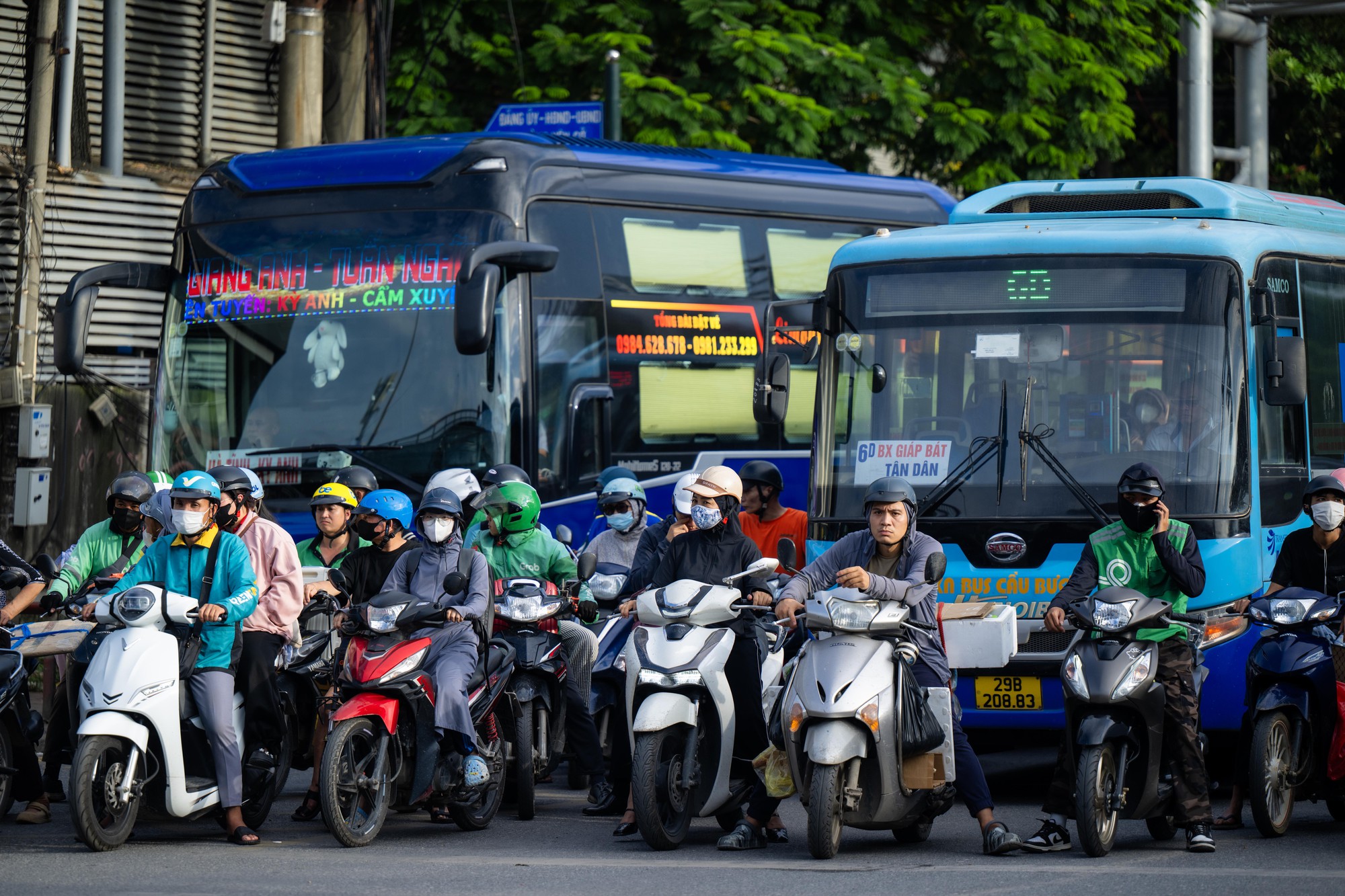 5 ngày nghỉ lễ bắt đầu từ mai: Đường phố Hà Nội và TPHCM lúc này! - Ảnh 27.