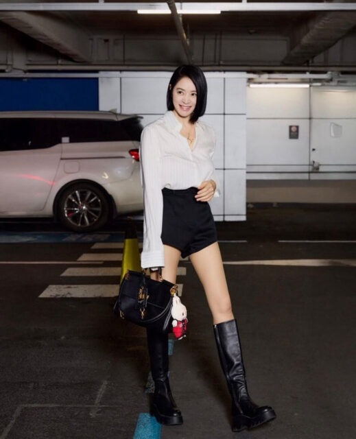 Chị đại showbiz U60 đẹp kinh thiên động địa, body và style áp đảo cả dàn đàn em đôi mươi- Ảnh 2.