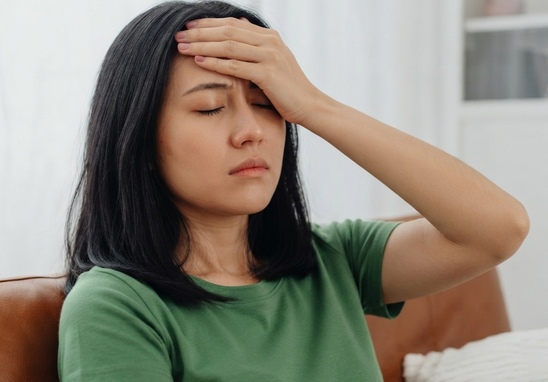 Căng thẳng kéo dài ảnh hưởng đến chu kỳ kinh nguyệt như thế nào? - Ảnh 1.