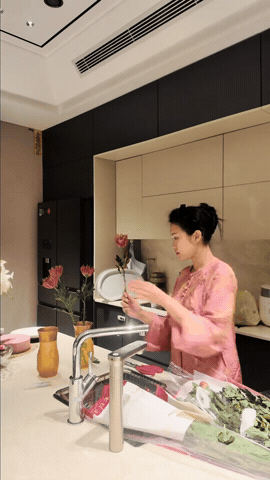 Thức tới 3 rưỡi sáng ăn mừng vô địch cùng Văn Hậu, sáng sớm Doãn Hải My vẫn tự tay chuẩn bị mâm cúng Rằm tháng 7, netizen chấm 10 điểm đảm đang - Ảnh 4.