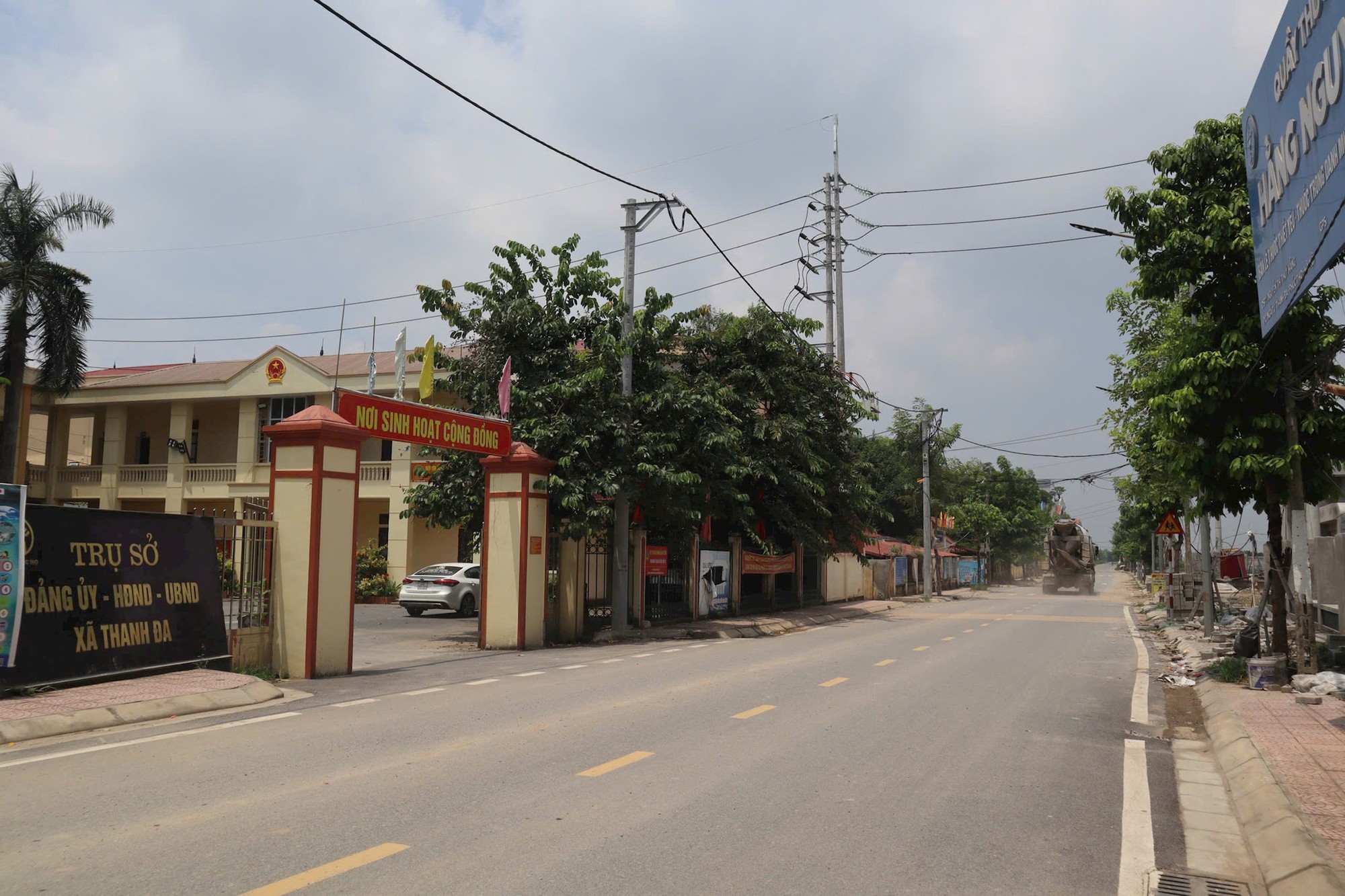 Xã Hát Môn: Đấu giá đất tạo nguồn lực phát triển hạ tầng - Ảnh 4. Xã Hát Môn: Đấu giá đất tạo nguồn lực phát triển hạ tầng - Ảnh 4.