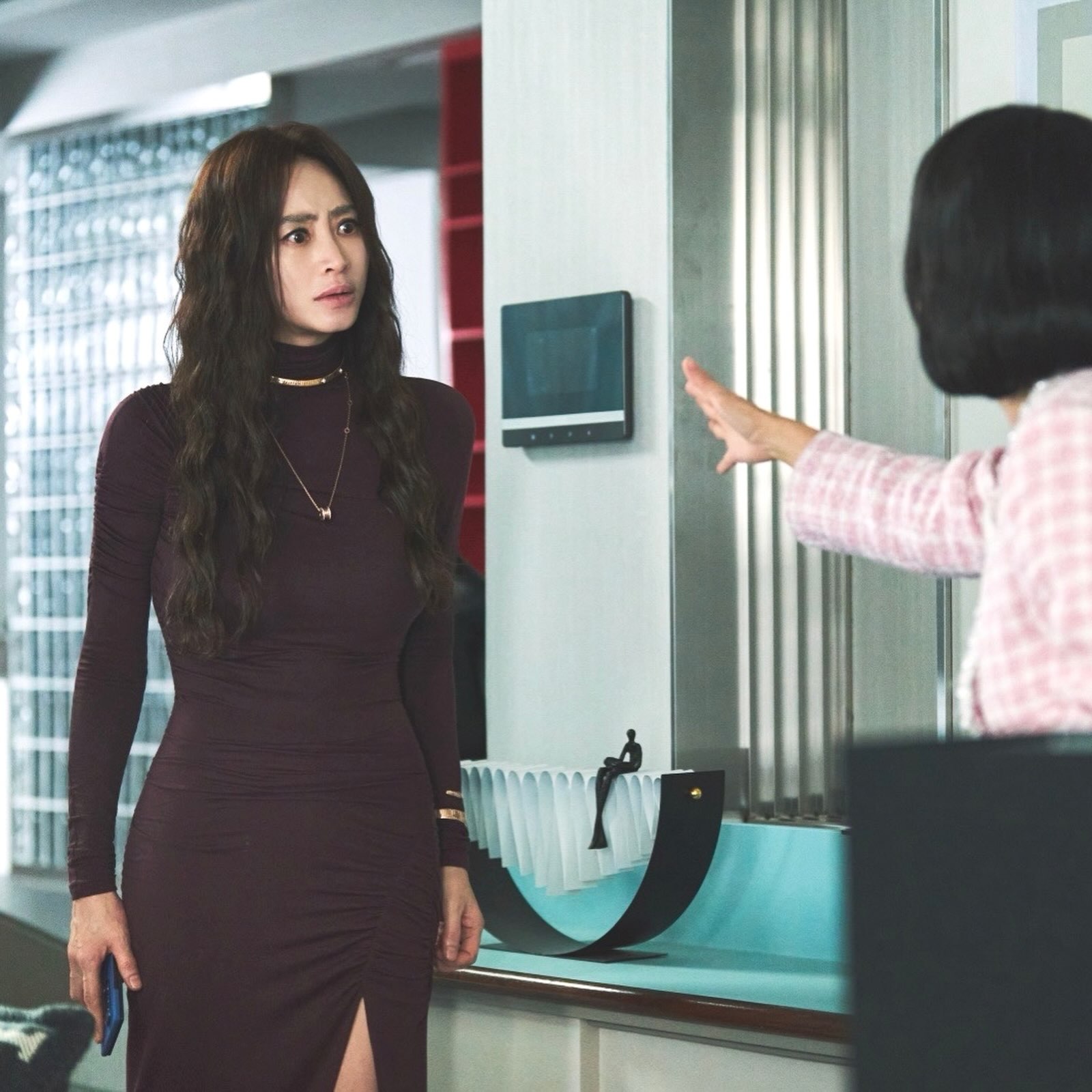 Chị đại showbiz U60 đẹp kinh thiên động địa, body và style áp đảo cả dàn đàn em đôi mươi- Ảnh 3.