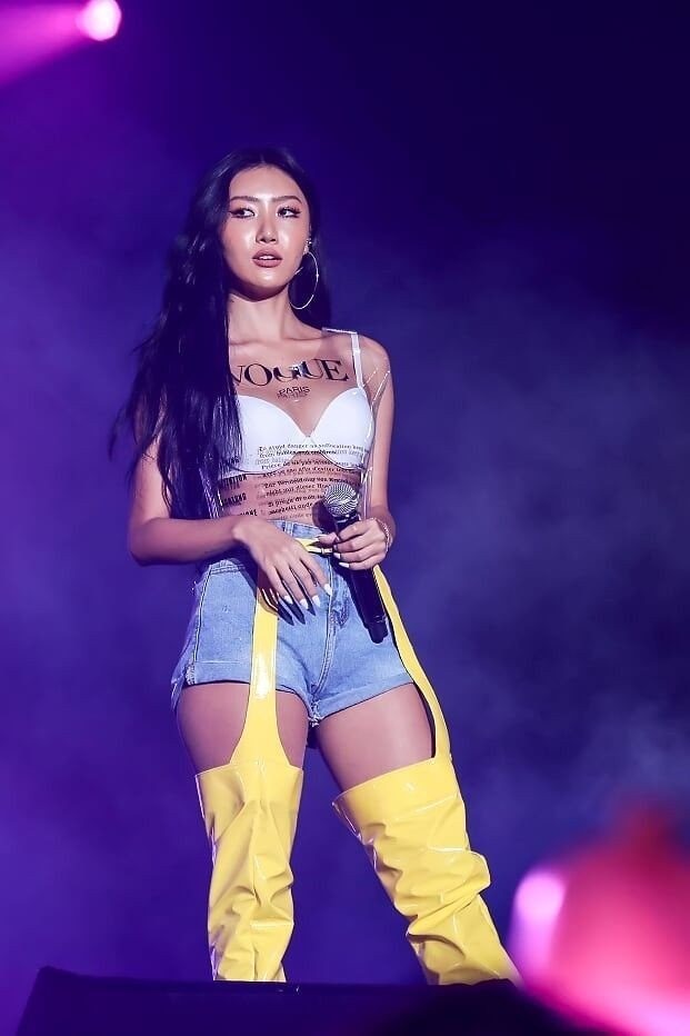 Hwasa: Từ “nạn nhân” của body shaming đến biểu tượng gợi cảm khiến người Hàn phải nhìn lại- Ảnh 4.