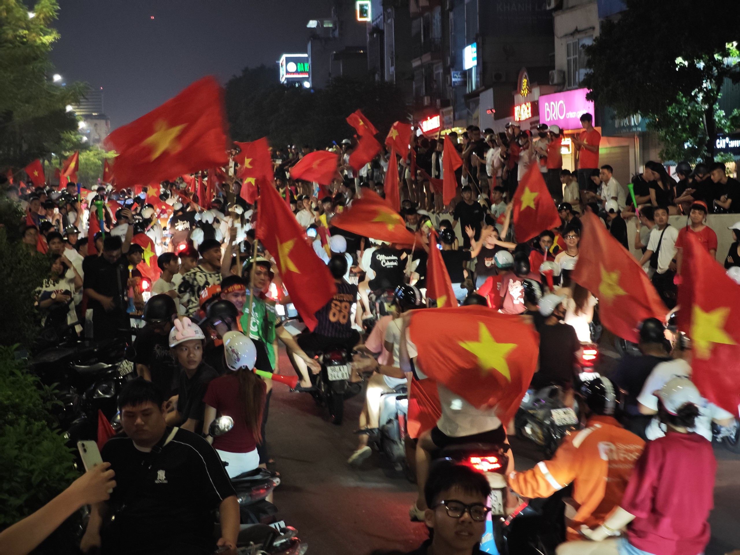 Vô địch rồi thì đi 