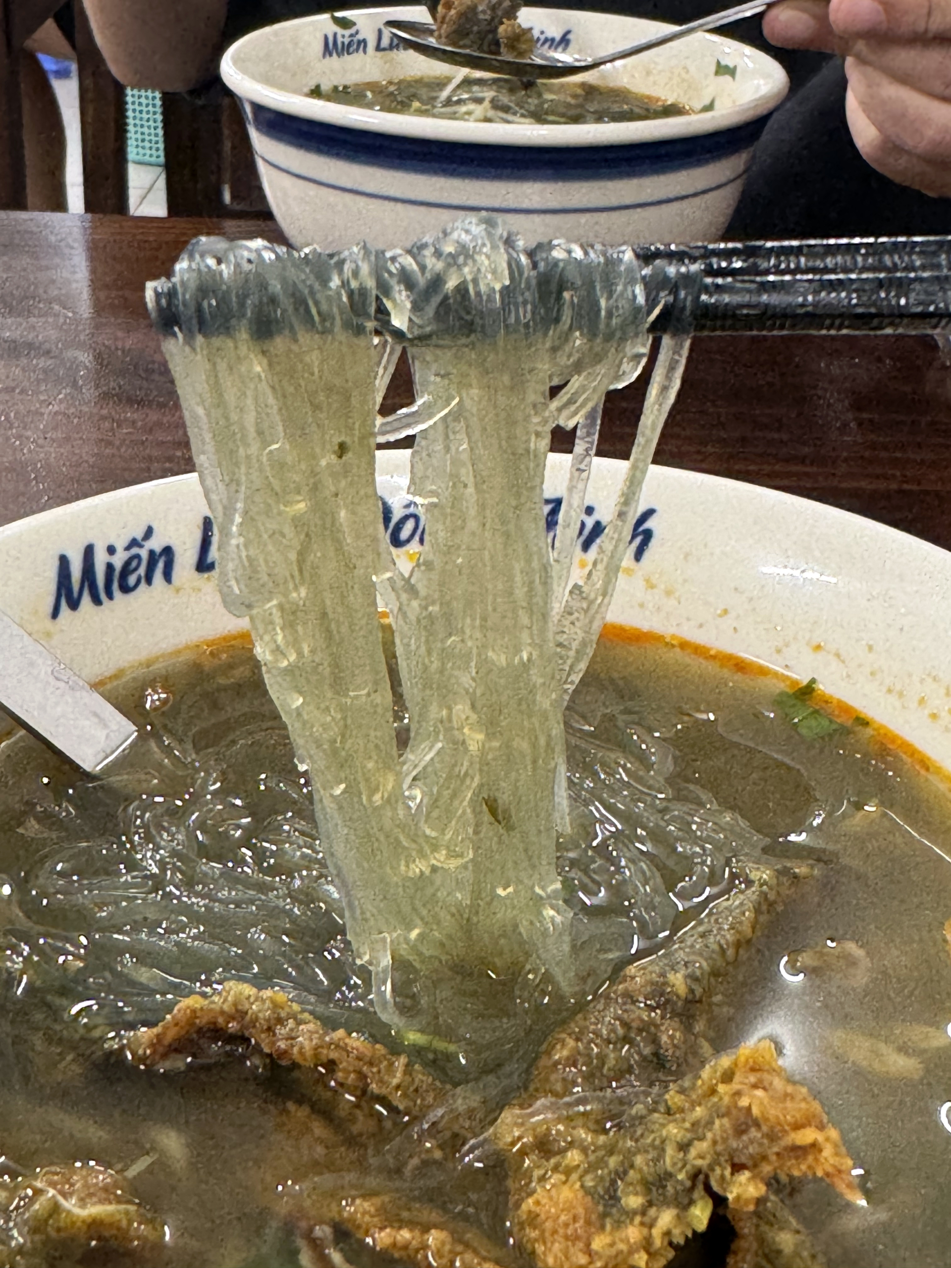 Quán miến lươn nổi tiếng Hà Nội mất 10 năm mới dám vào TP.HCM vì niềm trăn trở: "Có nên nấu đậm đà hơn để hợp khẩu vị người miền Nam?"- Ảnh 8.