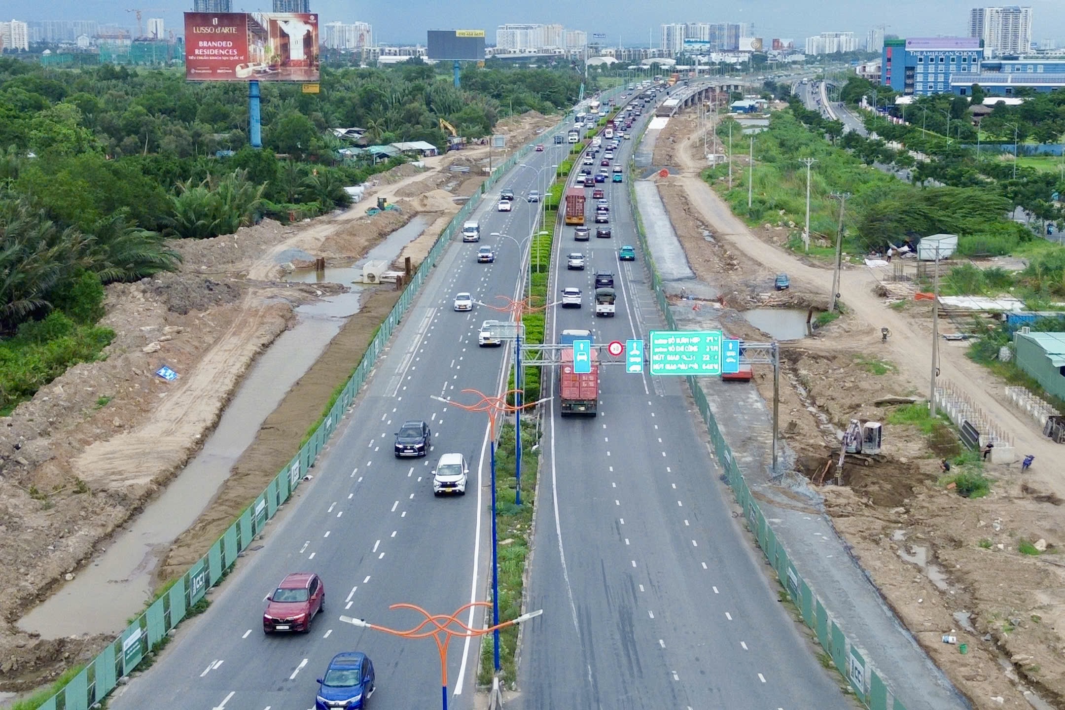 5 ngày nghỉ lễ bắt đầu từ mai: Đường phố Hà Nội và TPHCM lúc này! - Ảnh 20.