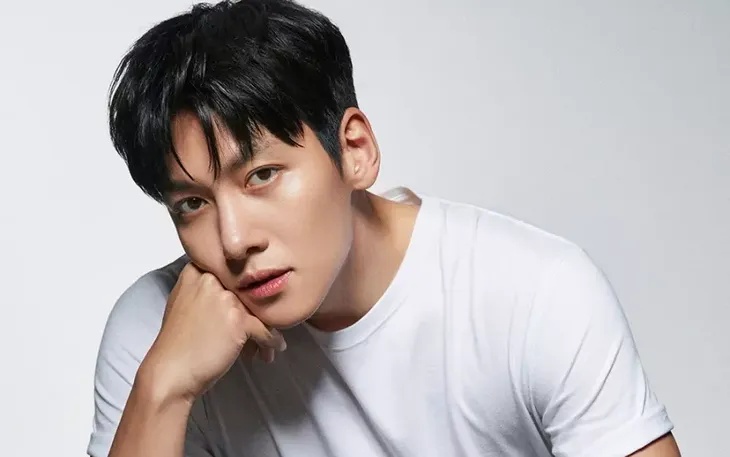 "Nhìn bạn diễn của Suzy mới thấy Hàn Quốc hết người đẹp trai rồi"- Ảnh 13.