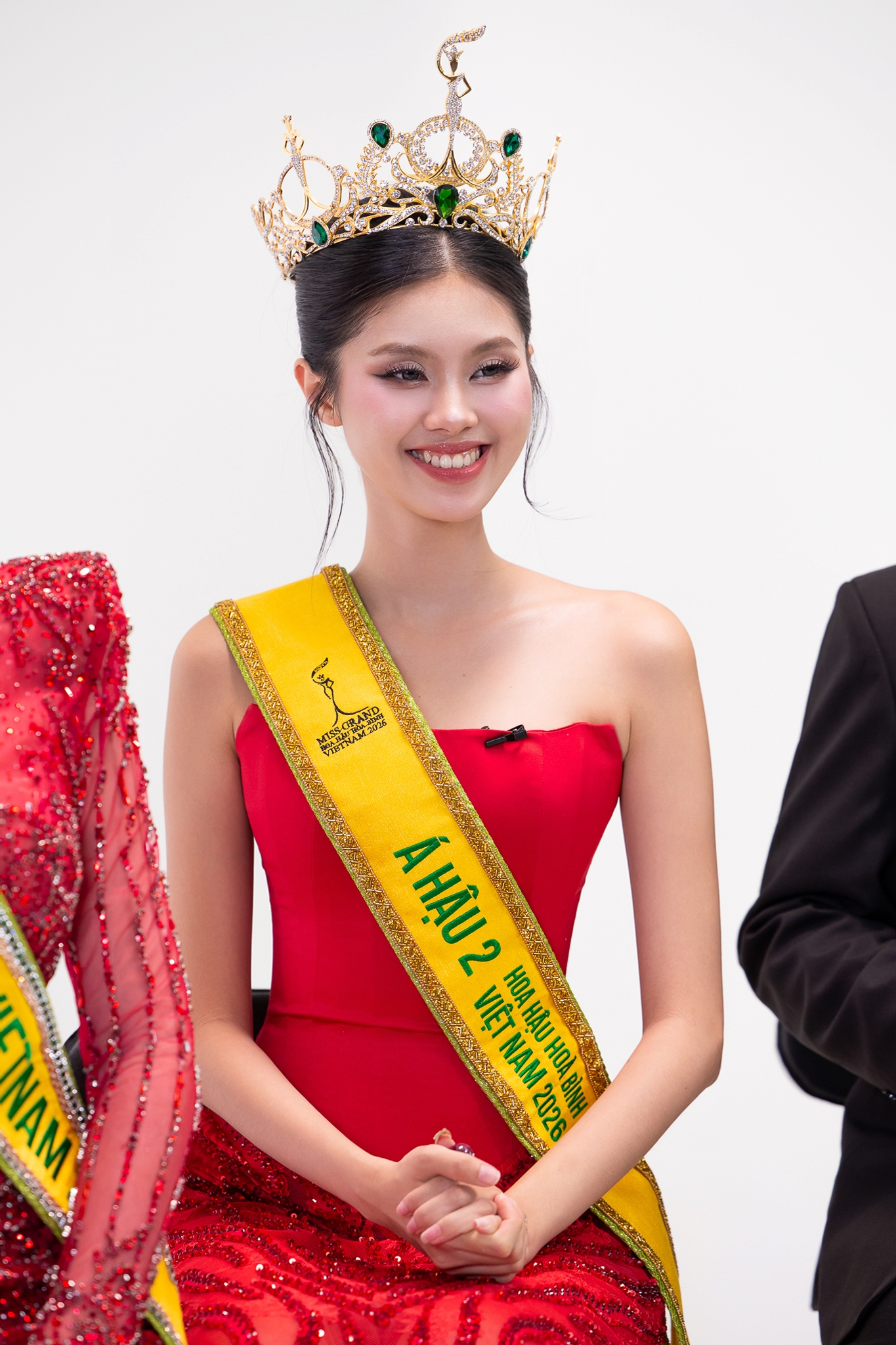 Giao lưu Miss Grand Vietnam 2025: Emoura Phạm mất váy tại Chung kết, Á hậu Bảo Ngọc lên tiếng về suất thi MGI All Stars- Ảnh 8.