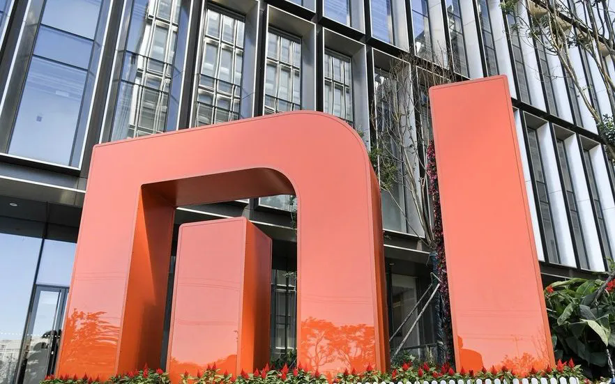 Logo Xiaomi ở bên ngoài một tòa nhà ở Bắc Kinh, Trung Quốc. Ảnh: Zumap Press