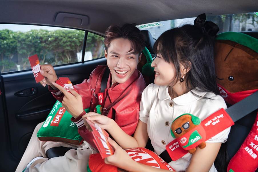 Chuyến xe ở TP.HCM và Hà Nội khiến dân tình tò mò: Lên xe có sẵn gối ôm, bộ 100 câu đố và… một khoảng “nghỉ xả hơi” ngon lành! - Ảnh 1.
