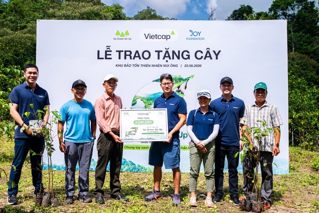 Vietcap tiếp tục trao tặng 8.000 cây, thành công khép lại Go Green Go Up mùa 2- Ảnh 4. Vietcap tiếp tục trao tặng 8.000 cây, thành công khép lại Go Green Go Up mùa 2- Ảnh 4.