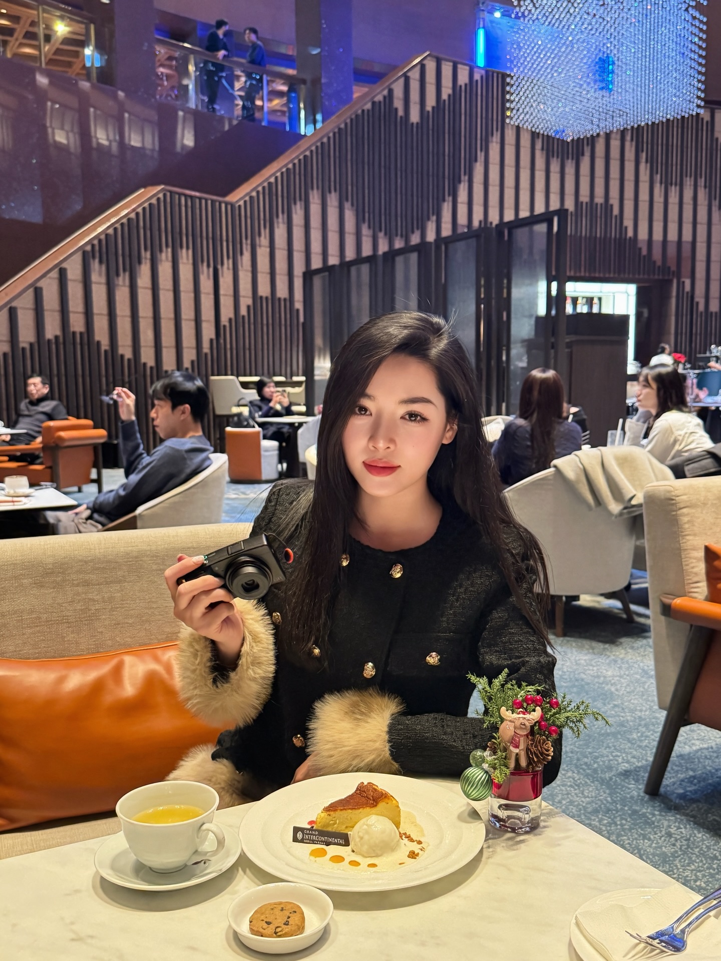 Cô gái Việt sống đến 23 tuổi mới được trời trao gương mặt mỹ nhân, hơn 10 năm chưa lãng phí visual ngày nào- Ảnh 5.