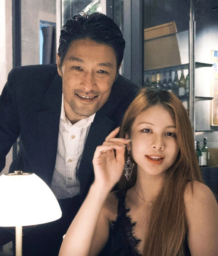 Johnny Trí Nguyễn: 