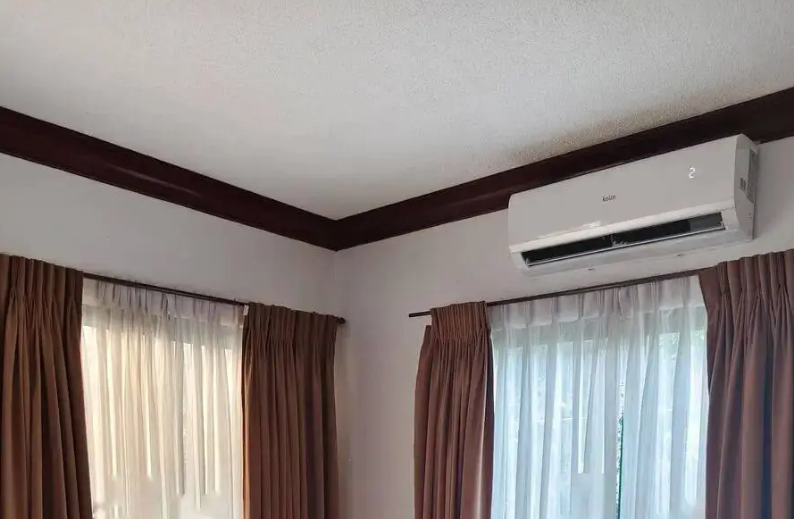 Lưu ý cho tất cả những người bật điều hòa đắp chăn đi ngủ- Ảnh 1.