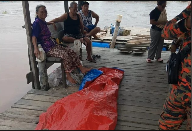 Đang bắt ốc cùng con gái, người phụ nữ 78 tuổi bị cá sấu dài gần 4 mét kéo khỏi thuyền- Ảnh 2.