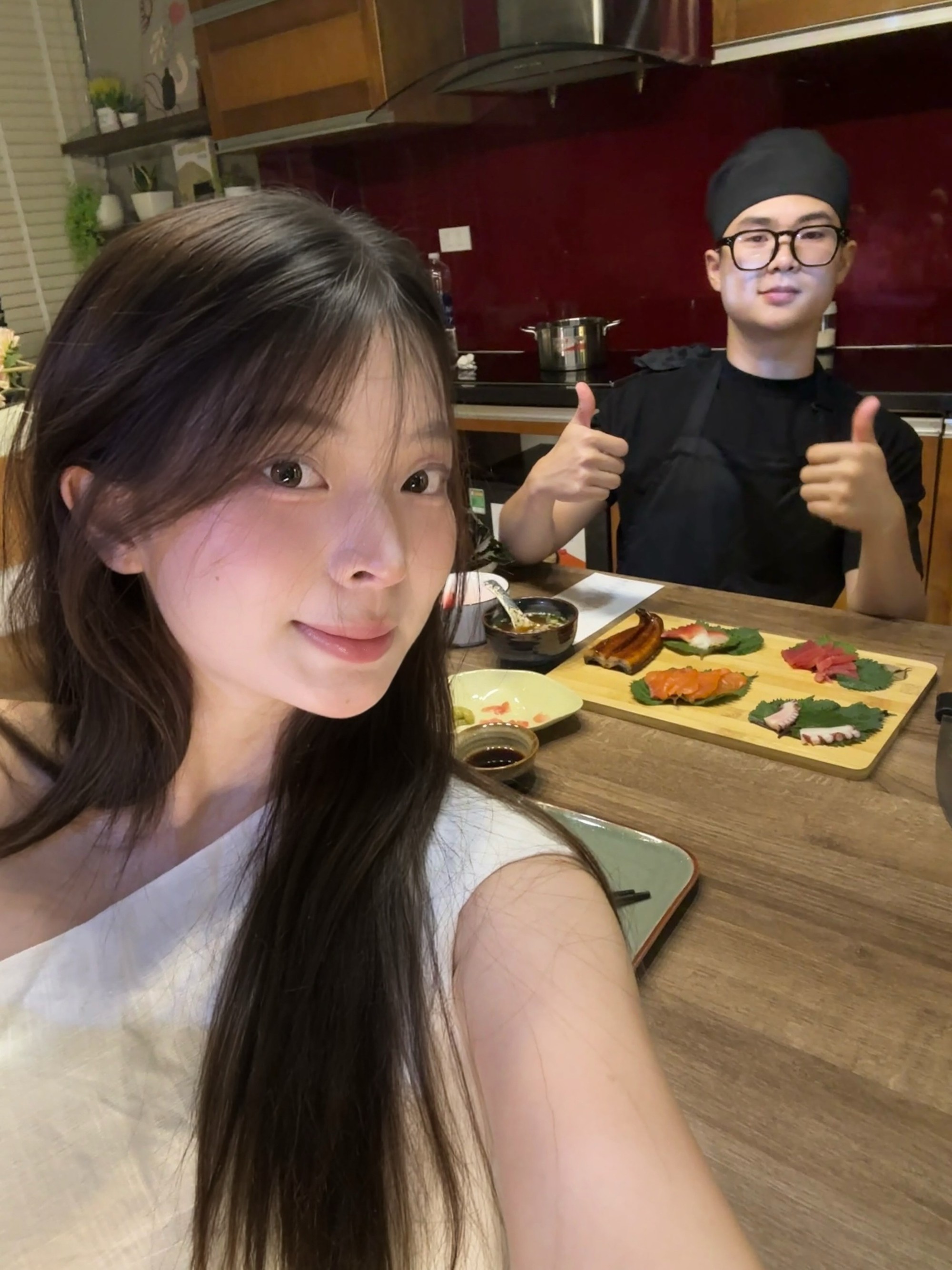 Cô gái Hà Nội được bạn trai tự làm “omakase tại nhà” mừng sinh nhật: 10 điểm đẳng cấp, chi phí thì sao? - Ảnh 2.