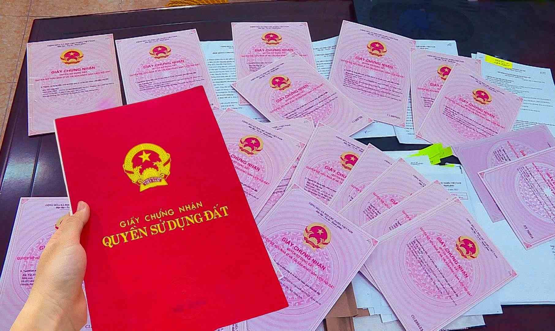 Sẽ bị xử phạt tới 6 triệu đồng nếu chậm sang tên sổ đỏ ngay từ tháng này- Ảnh 1.