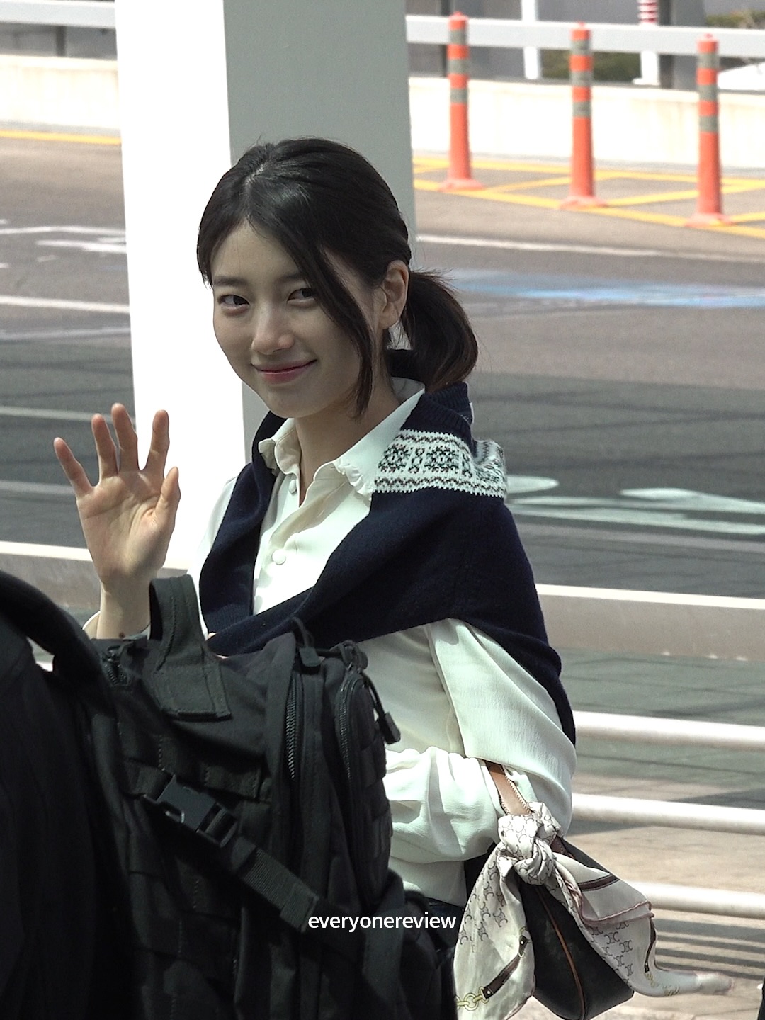 “Tình đầu quốc dân” Suzy bị bóc trần nhan sắc thật sau 16 năm, cả MXH đứng hình- Ảnh 1.