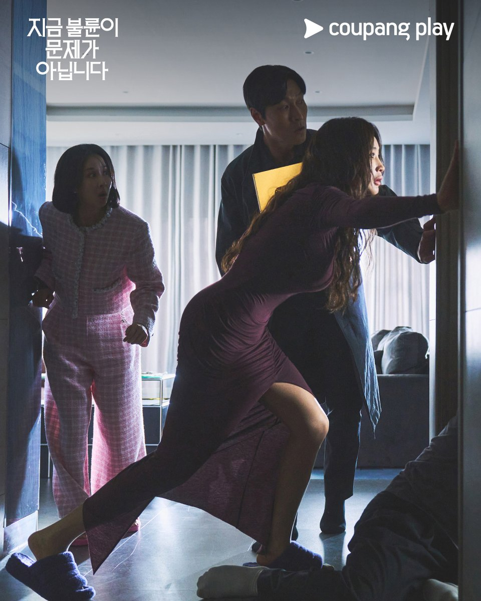"Chị đại showbiz" U60 body cỡ này, hội đàn em trẻ hơn phải ghen đỏ mắt!- Ảnh 2.