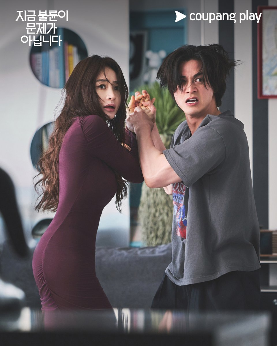 "Chị đại showbiz" U60 body cỡ này, hội đàn em trẻ hơn phải ghen đỏ mắt!- Ảnh 3.
