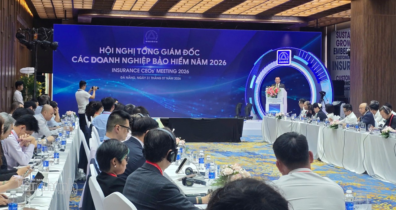 Thứ trưởng Lê Tấn Cận: Thị trường bảo hiểm Việt Nam cần chuyển mạnh sang phát triển theo chiều sâu Thứ trưởng Lê Tấn Cận: Thị trường bảo hiểm Việt Nam cần chuyển mạnh sang phát triển theo chiều sâu
