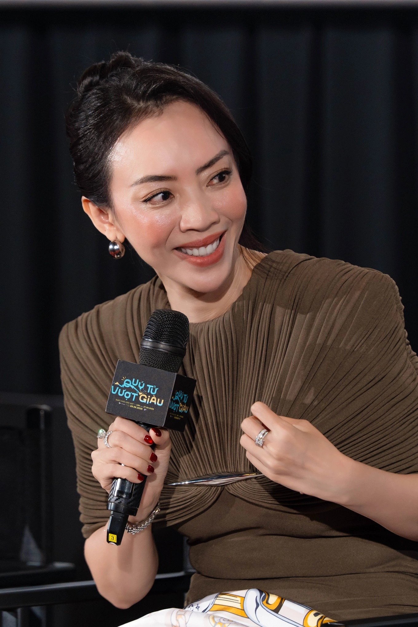 Thu Trang lộ vết sẹo lớn trên mặt- Ảnh 3.