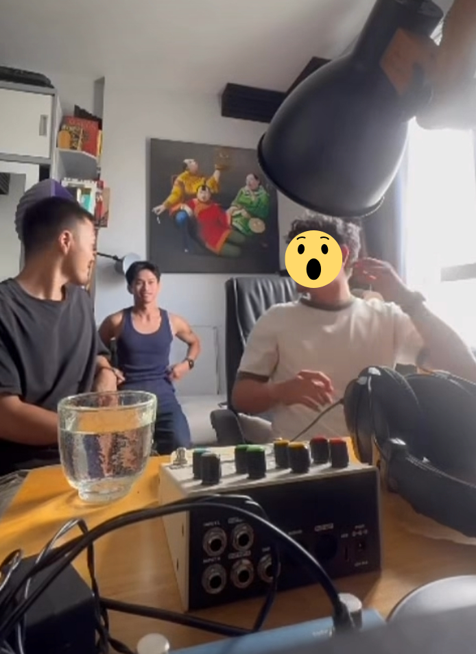 Nguyễn Hùng tươi rói lộ diện sau scandal tình ái- Ảnh 2.
