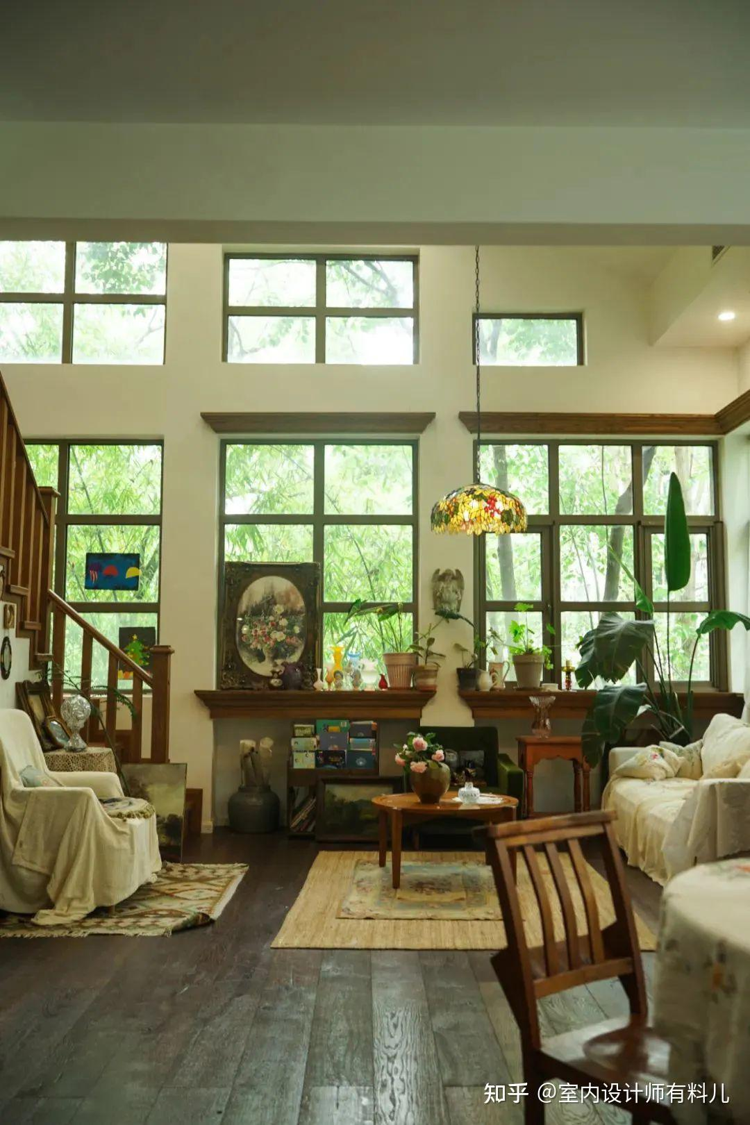 Mua căn hộ thông tầng 190m² trong tòa nhà cũ, người phụ nữ dành 6 năm tạo nên khu vườn bí mật đẹp như tranh- Ảnh 2.