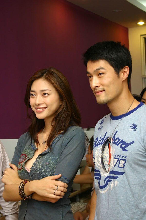 Ánh mắt của Huy Trần khi nhìn Ngô Thanh Vân và Johnny Trí Nguyễn ôm nhau đang gây xôn xao- Ảnh 3.