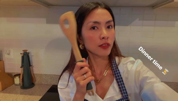 Bữa ăn dân dã Hà Tăng nấu cho con trai tỷ phú Johnathan Hạnh Nguyễn- Ảnh 1.