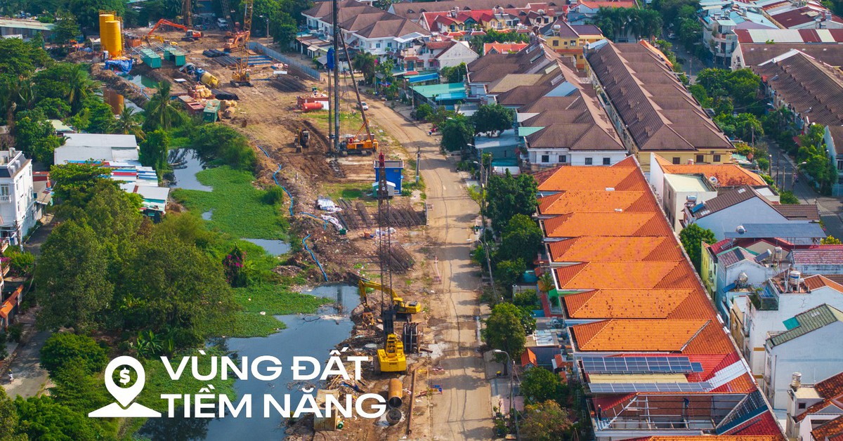 Cận cảnh đại công trường cầu đường Bình Tiên 6.300 tỷ: Máy móc rầm rộ san lấp mặt bằng, BĐS khu Nam chờ trục kết nối mới