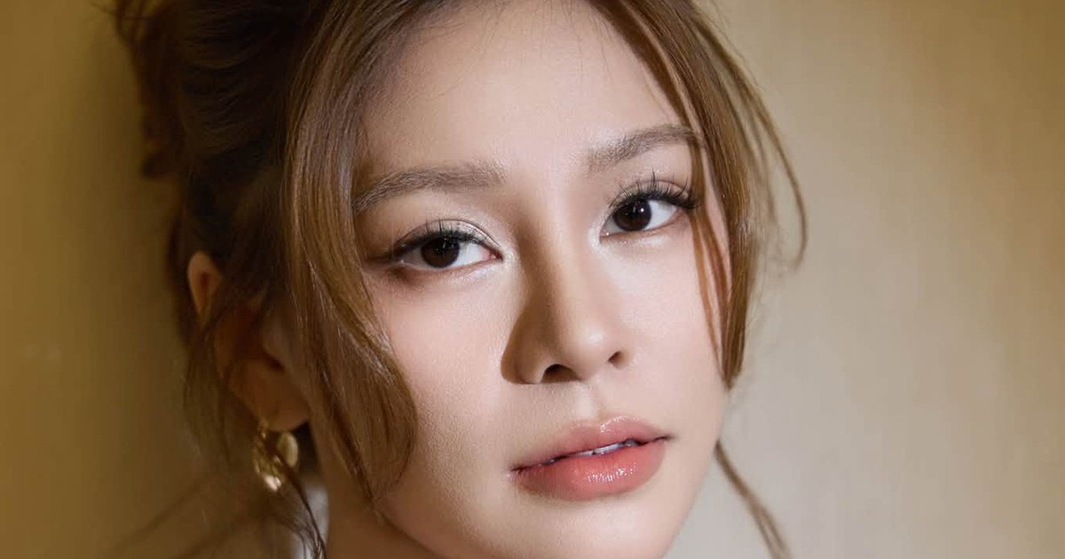 Ca sĩ Việt nhan sắc chấp 10 Hoa hậu càng có tuổi càng đẹp, được đại gia showbiz hơn 11 tuổi “cưng như trứng mỏng”