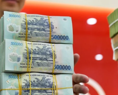 Có hơn 1 tỷ đồng nên trả nợ mua nhà, gửi tiết kiệm hay mua vàng?