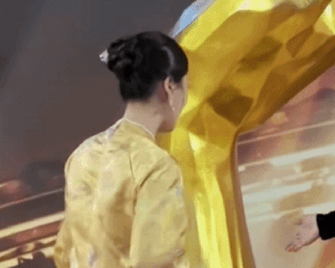 Mẹ 2 con Vbiz vừa được đề cử đẹp nhất thế giới: Visual thăng hạng nhờ Trường Giang chê mập, U40 trẻ như gái 18