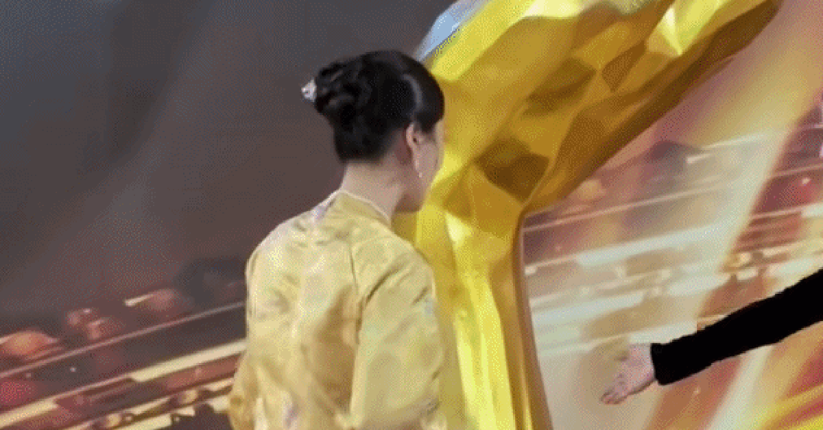Mẹ 2 con Vbiz vừa được đề cử đẹp nhất thế giới: Visual thăng hạng nhờ Trường Giang chê mập, U40 trẻ như gái 18
