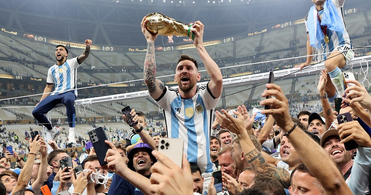 Hai lần Messi chia tay ĐT Argentina: Từ những giọt nước mắt tủi nhục năm 2016 đến loạt danh hiệu lẫy lừng sau 10 năm huy hoàng