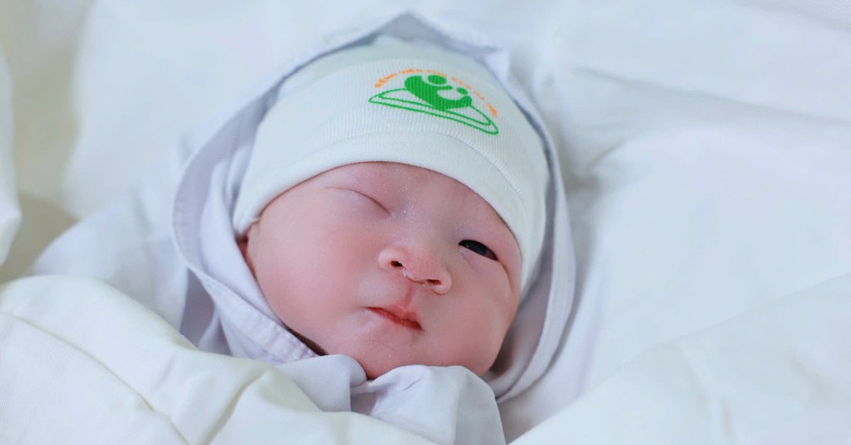 Ngay thềm Quốc khánh 2/9, 1 bé trai Hà Nội chào đời an toàn với 5 vòng dây rốn quấn cổ
